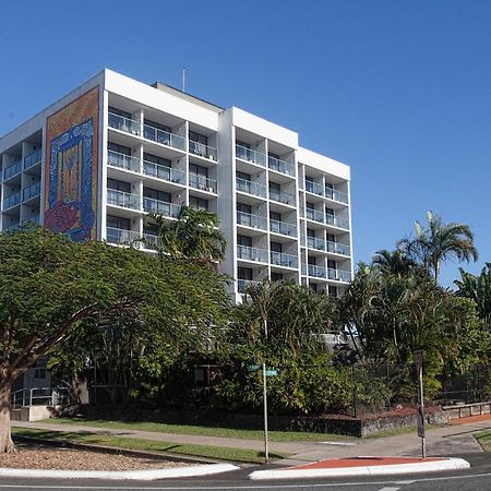 Cairns Plaza Hotel Exterior photo